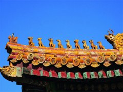 琉璃瓦是用什么材料做的？
